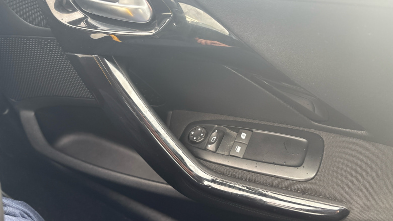 Peugeot 208 1.2 PureTech 82 Allure 5dr Petrol Hatchback